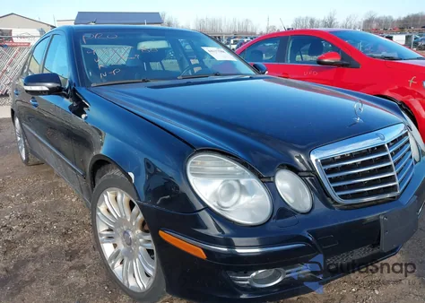 2008 Mercedes-Benz E 350 4Matic z USA, uszkodzony, nr VIN WDBUF87X38B281369